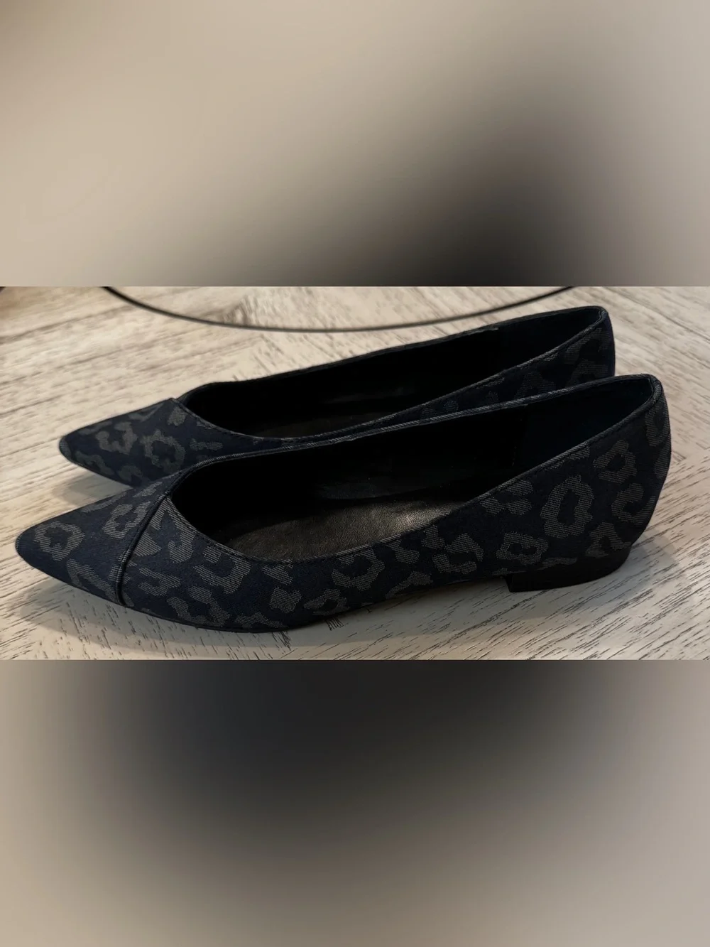 Donald Pliner Palma Jacquard Pointed Toe Flats Gray Blue Animal Print 7M